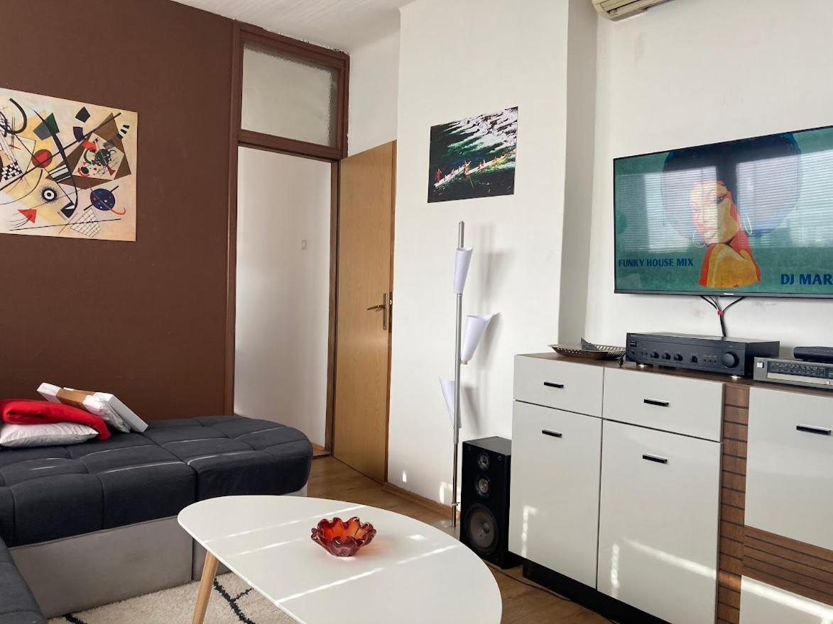 Penthouse Stan 80M2, Terasa 36M2, Garaza... Centar Banja Luke - Gradski Park Banyaluka Dış mekan fotoğraf